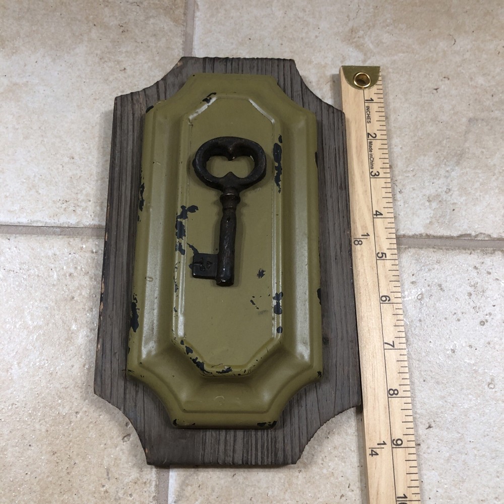 Key Rack Art Deco In Plain Sight Plaque