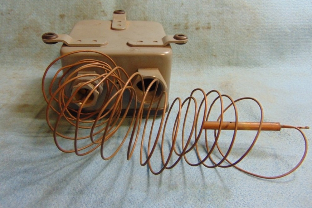 PENN A19AN AUTOMATIC CONTROLLER MODEL: 1 RANGE: 0 - 150°