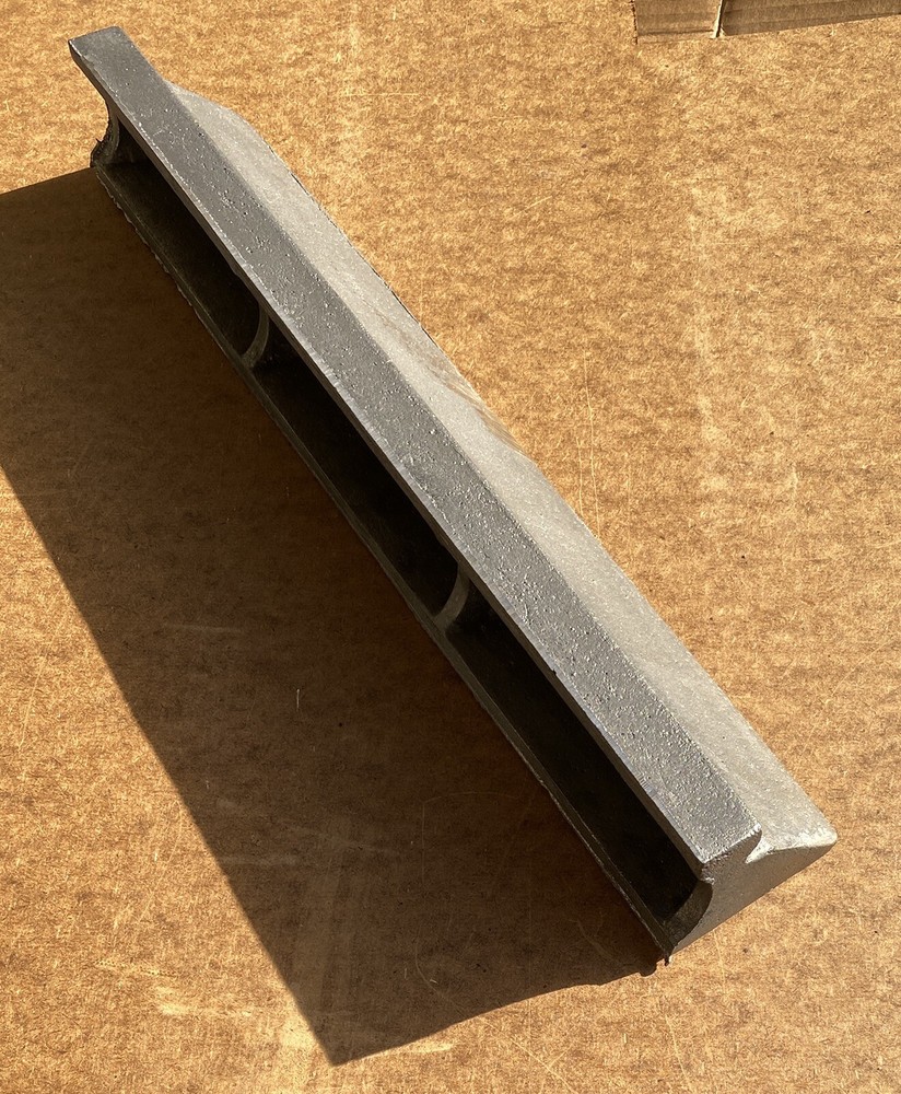 Machined 18" Iron Straight Edge/Prism/Parallel/Level. Featherweight