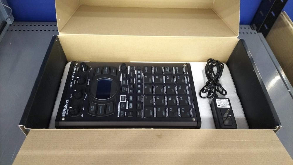 ROLAND Sampler SP-404MK2 From Japan