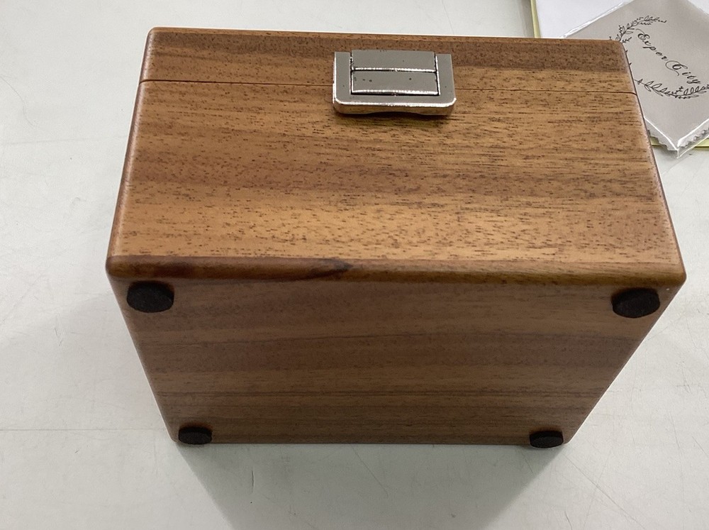 Exper City Watch Box WTC Brown/Cream. E2C-c