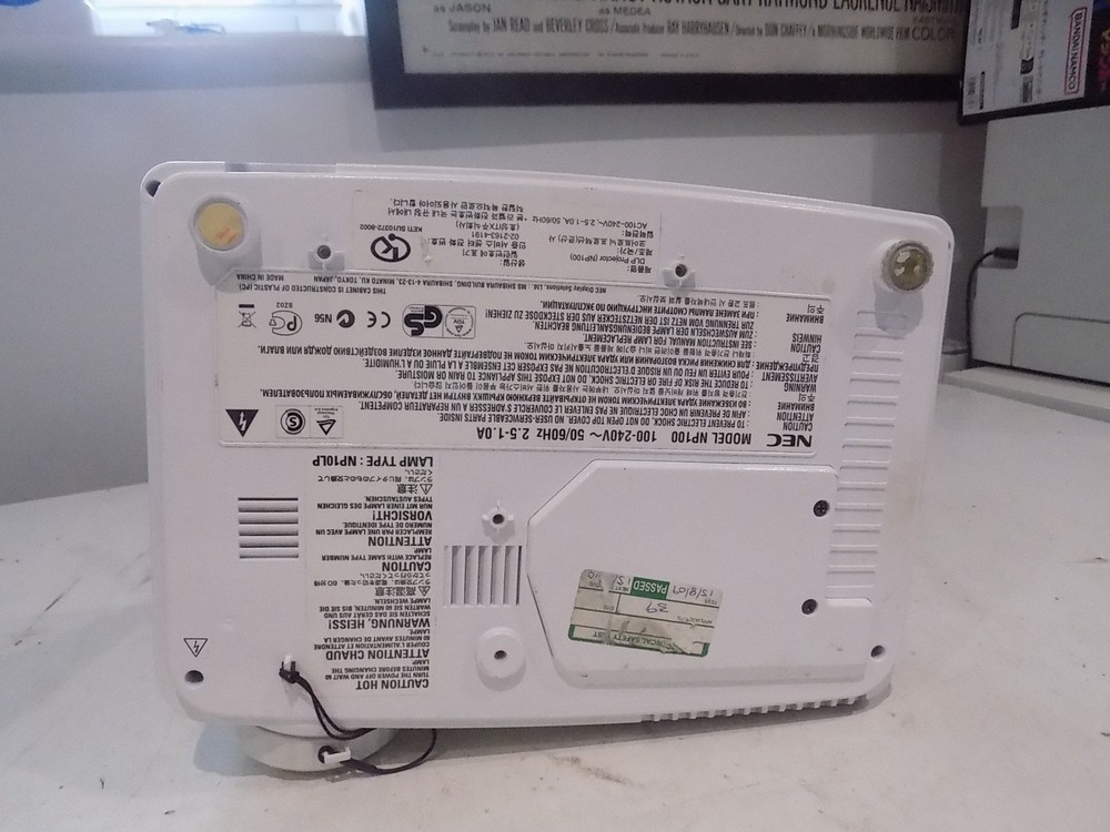 Nec NP100 DLP Projector White Includes Remote Genuine Tested Working