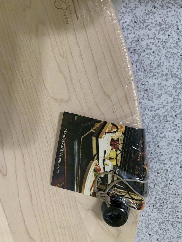 PERSONALIZED MAPLE WOOD CUTTING + CHEESEBOARD 18 X 12" OVAL