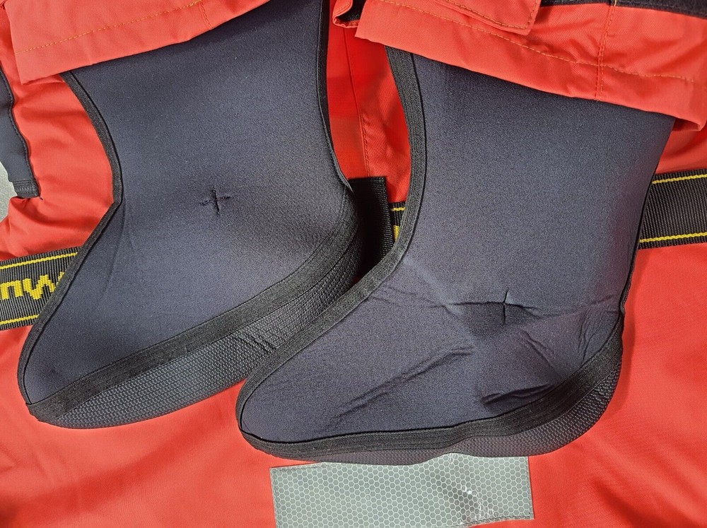 Mullion 1MG5-SSS/2A Flotation/Immersion Suit Size: M, L & XL