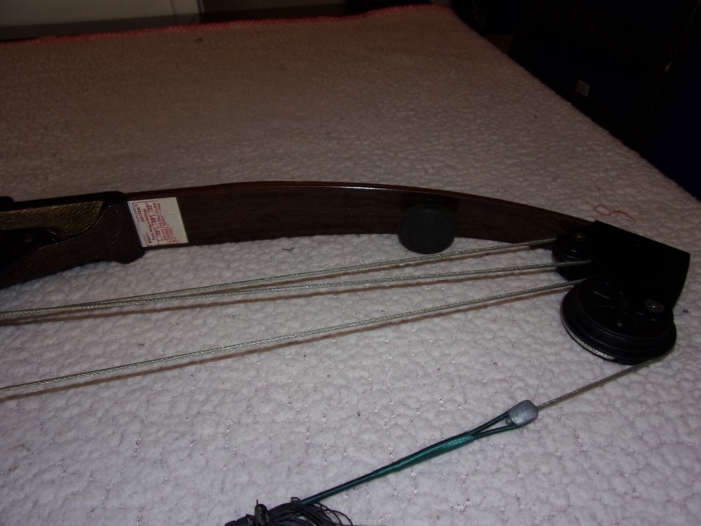 Bear Whitetail Hunter Right Hand Compound Bow