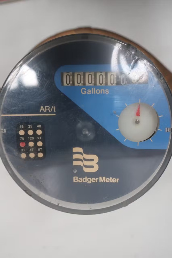 Badger Meter AR/T 6-digit Flow Meter 1-1/2in Npt