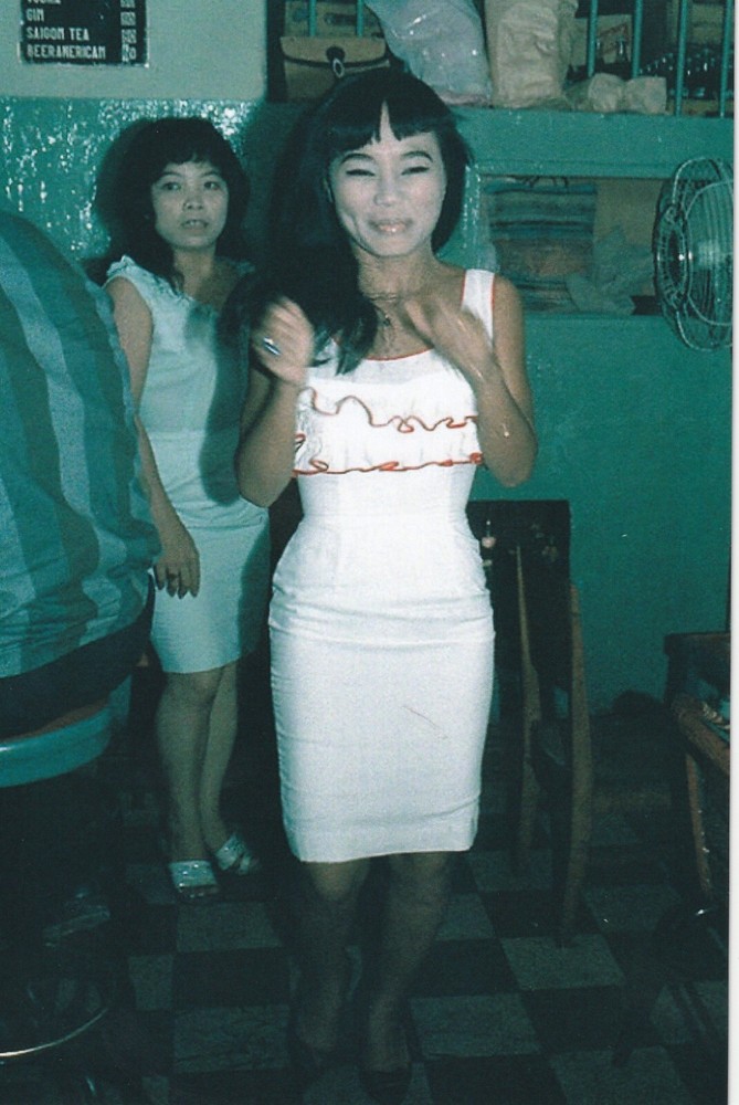 Vietnam  War  Photos --  Saigon Ladys,,