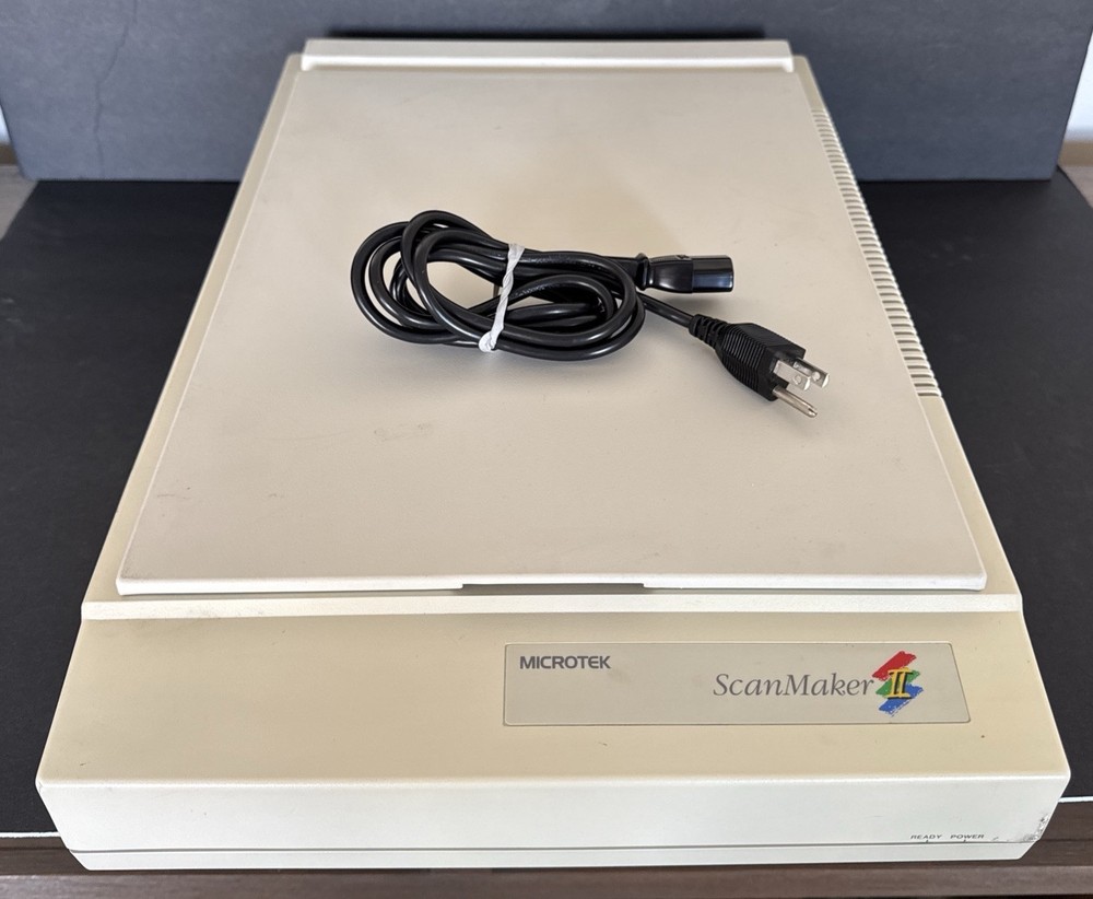 Microtek Scanner Flatbed MRS-600Z With SCSI Interface And Power Cord Powers On
