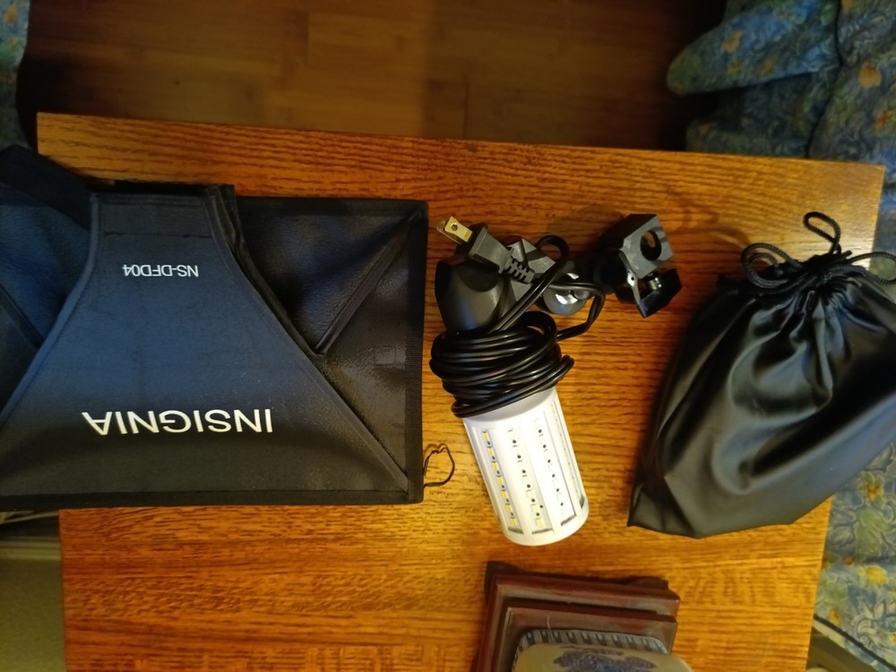 Flashpoint 7' 3 Section Aluminum Light Stands With Light and Diffuser (2)