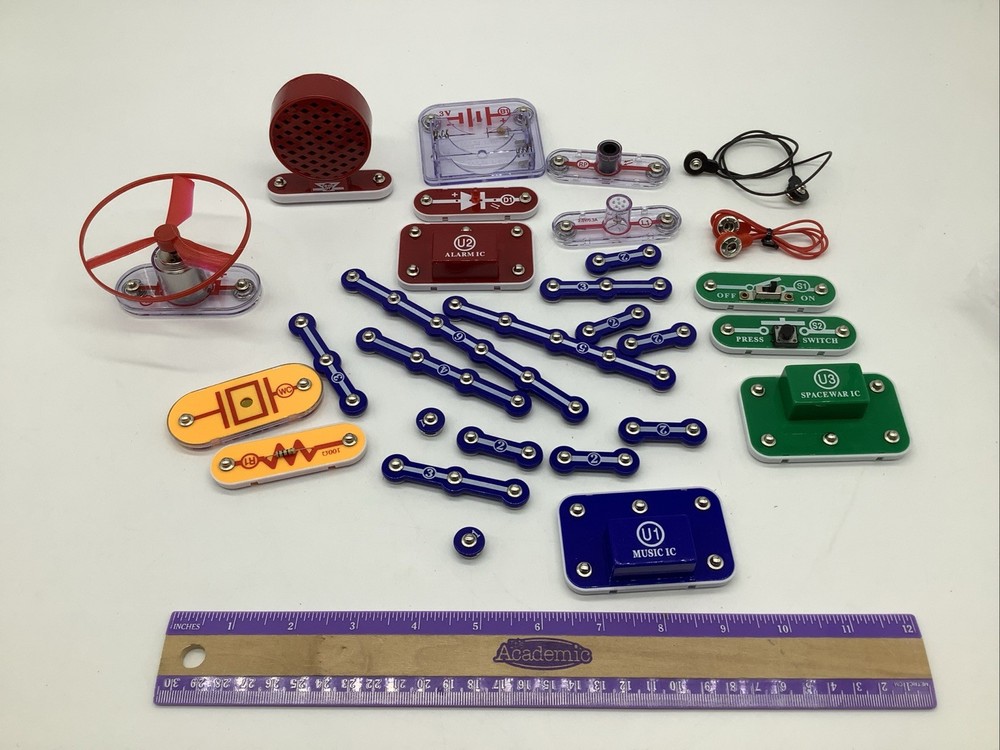 Snap Circuits lot