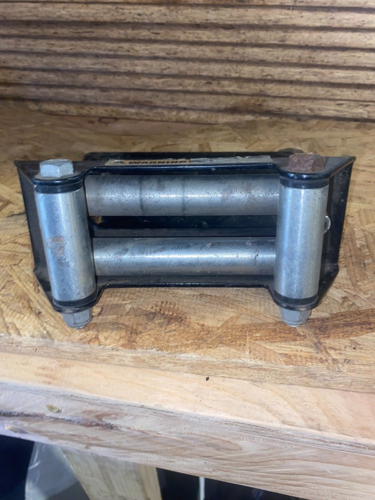 UNIVERSAL WINCH MOUNT PLATE WITH ROLLERS