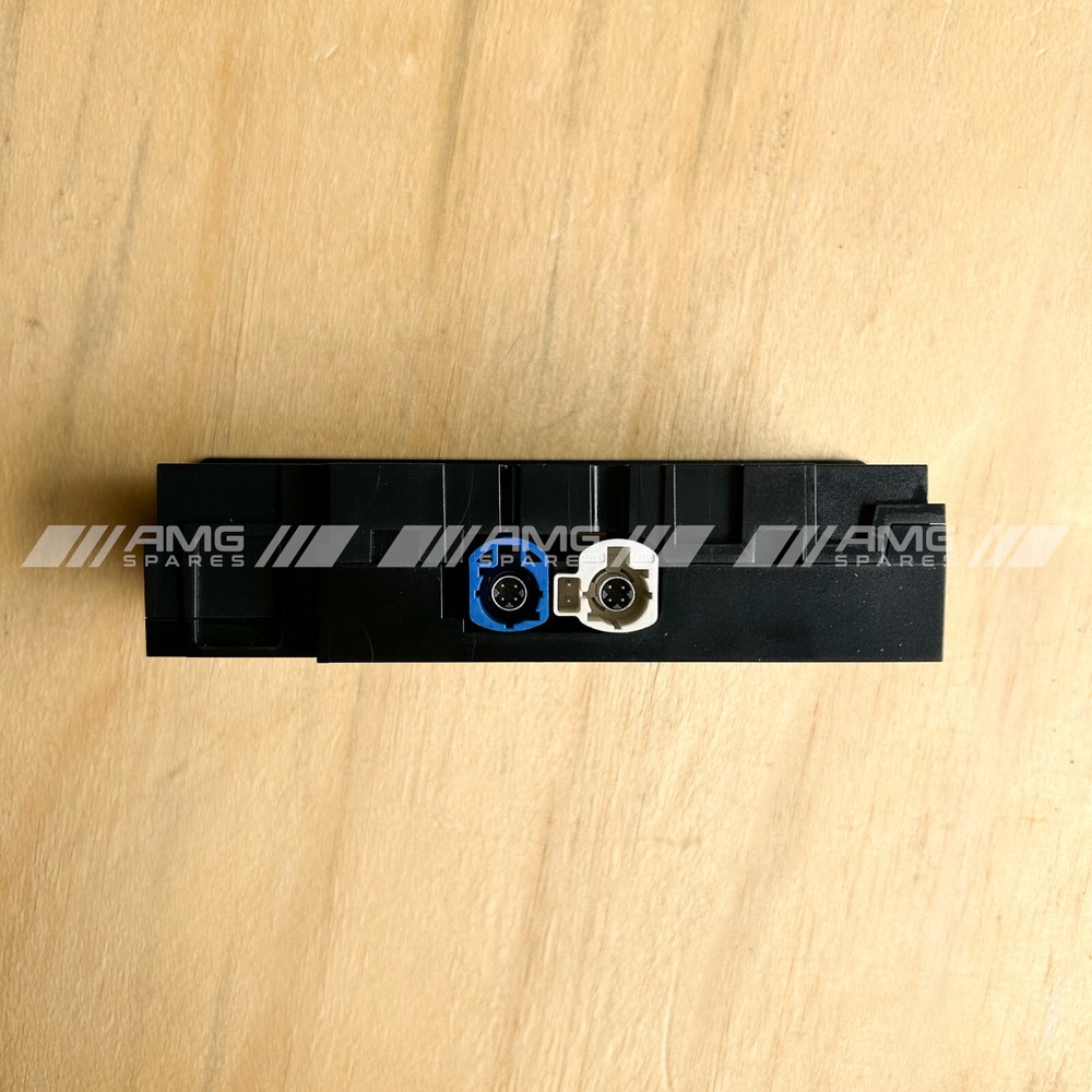 Genuine Mercedes OEM card reader USB connection module unit socket A2138200400