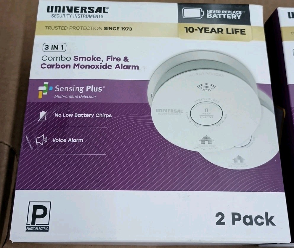 (4) Universal Security Instruments Combination Smoke/Carb & (1) Carbon Monoxide