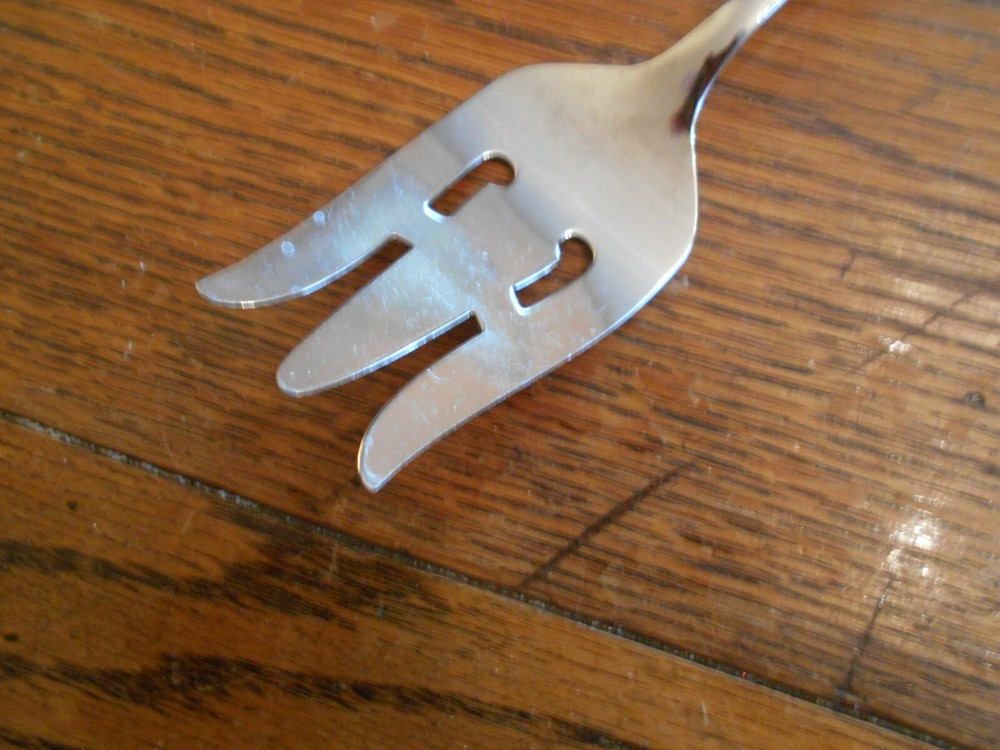 Rogers Oneida Ltd Stainless MALIBU Pattern Serving Fork 3667
