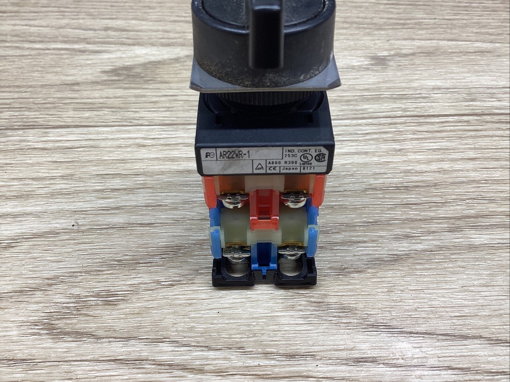 Fuji Electric AR22WR-1 Selector Switch #856D77