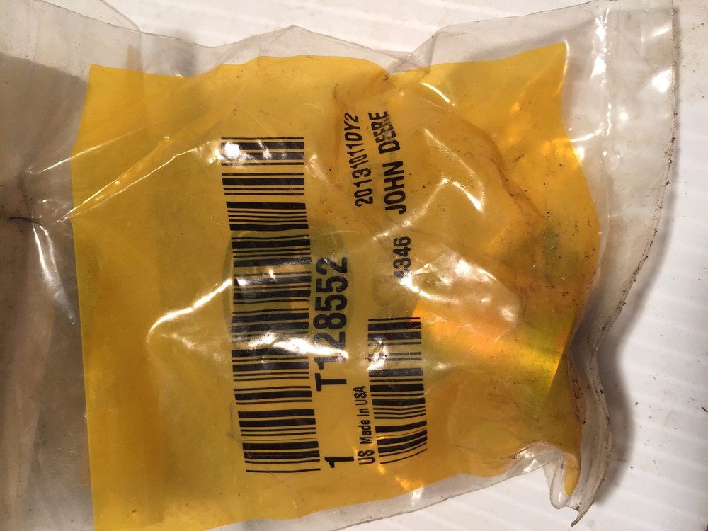 T128552 John Deere SPRING - HITACHI