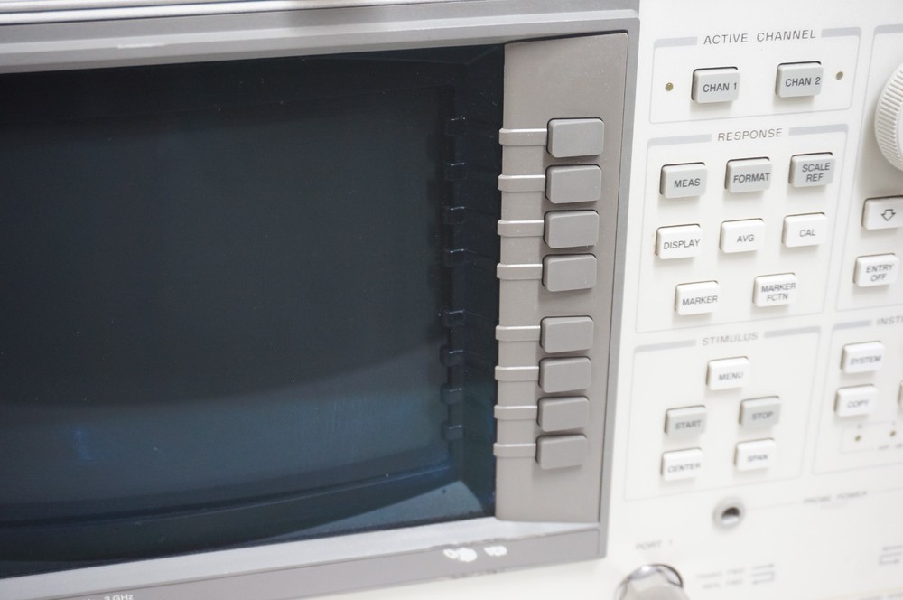 Hewlett Packard - 8753D - Network Analyzer with 87511A S-Parameter Test Set