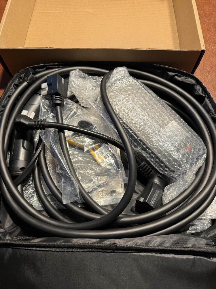 Raylix EV Portable Charger for Tesla