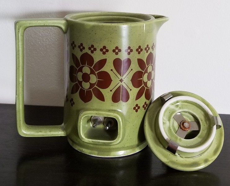 Vintage ~ Stoneware ~ Valiant Hot Pot w/Lid ~ 496J ~ Retro Kitchenware