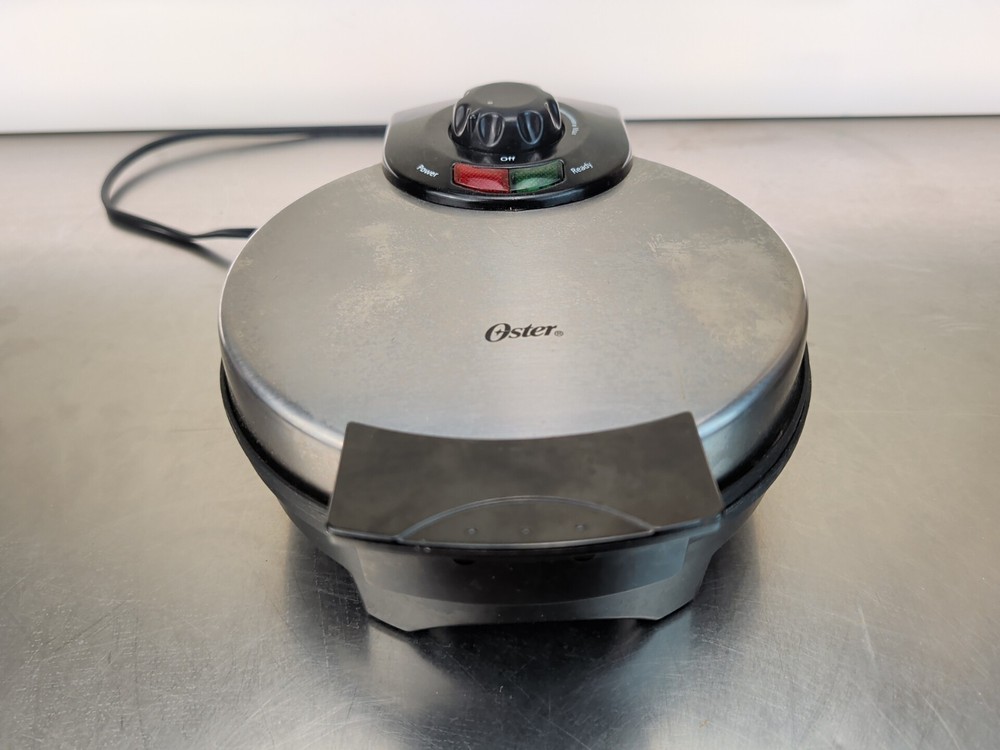 Oster 8” Nonstick Belgian Waffle Maker with Temp Control Silver AA