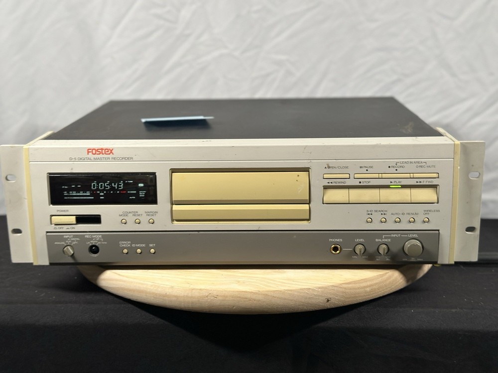 Fostex D-5 Digital Master Recorder Rack Mount Tested-Powers On