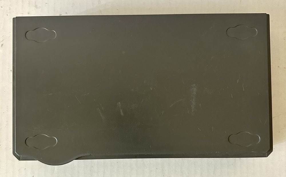 Linksys EtherFast 10/100 Auto-Sensing EFAH08W 8-Port Workgroup External Hub