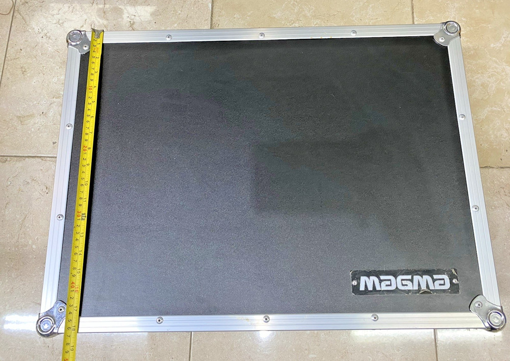 Pioneer DDJ-SR DJ Controller with carrying case.