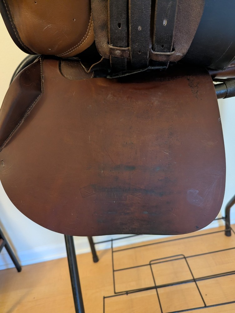 16" Prestige CC Jump Saddle, 33 M tree - wool flocked!
