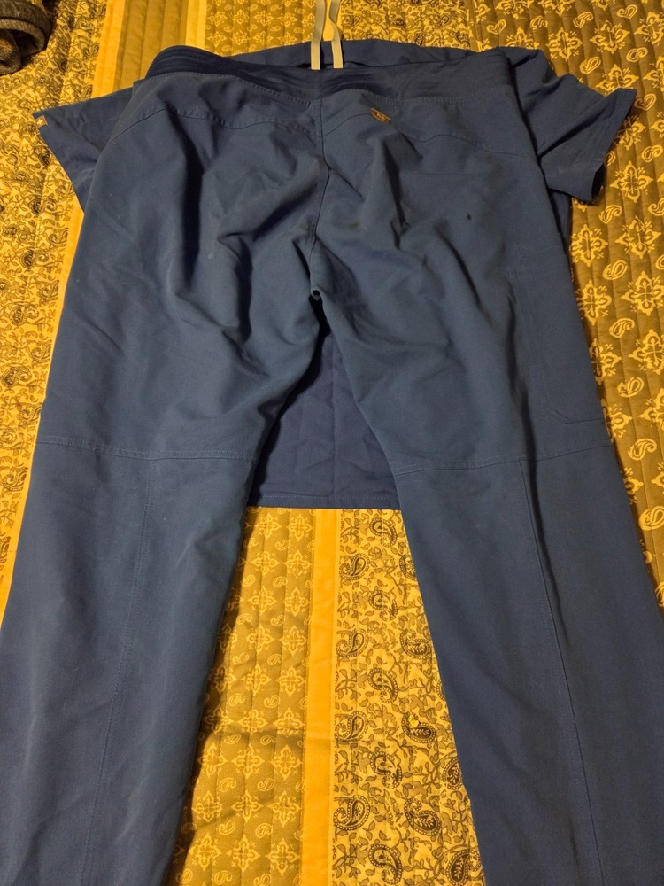 Womens Blue FIGS scrub set Xlarge