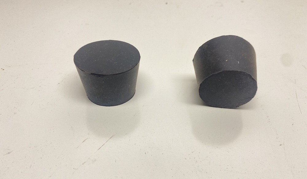 Solid Black Rubber Laboratory Stoppers Size 7 (lot of 105 )