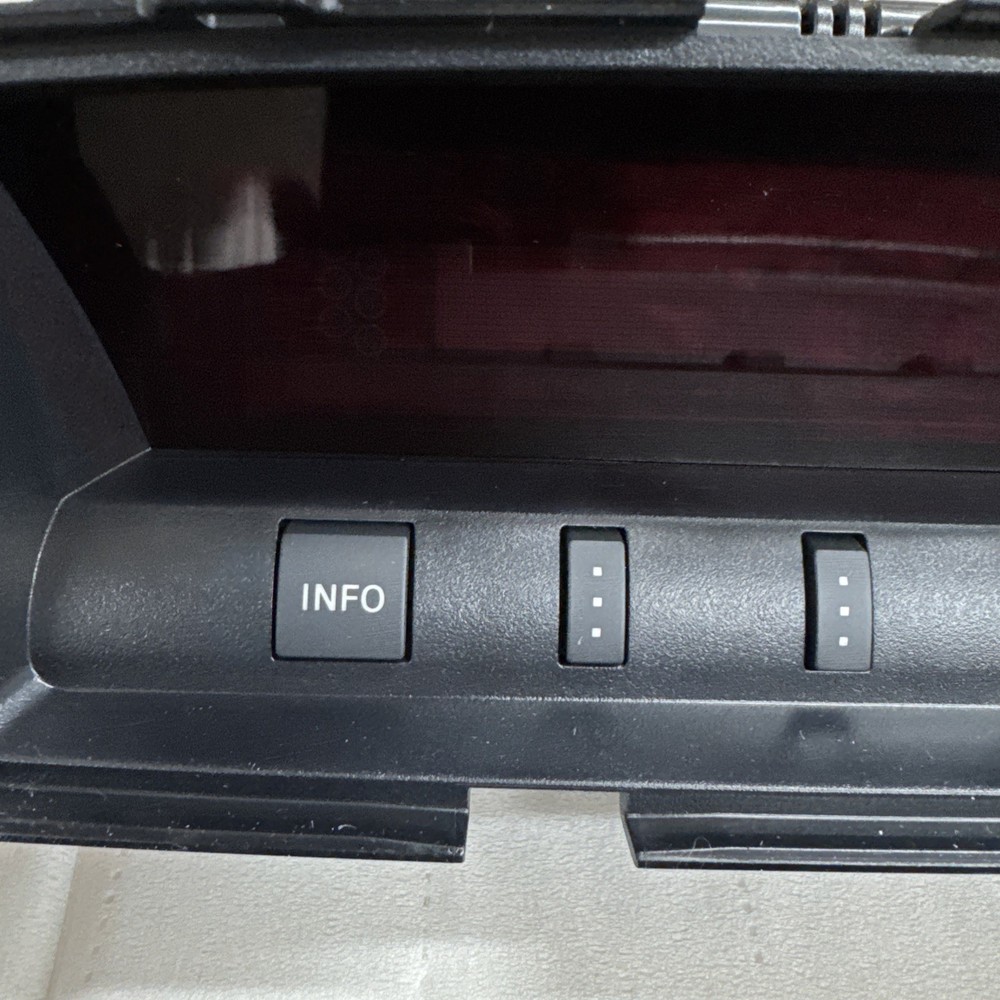 Mitsubishi 8750A042 Multivision Display 2006-08 Montero NOS