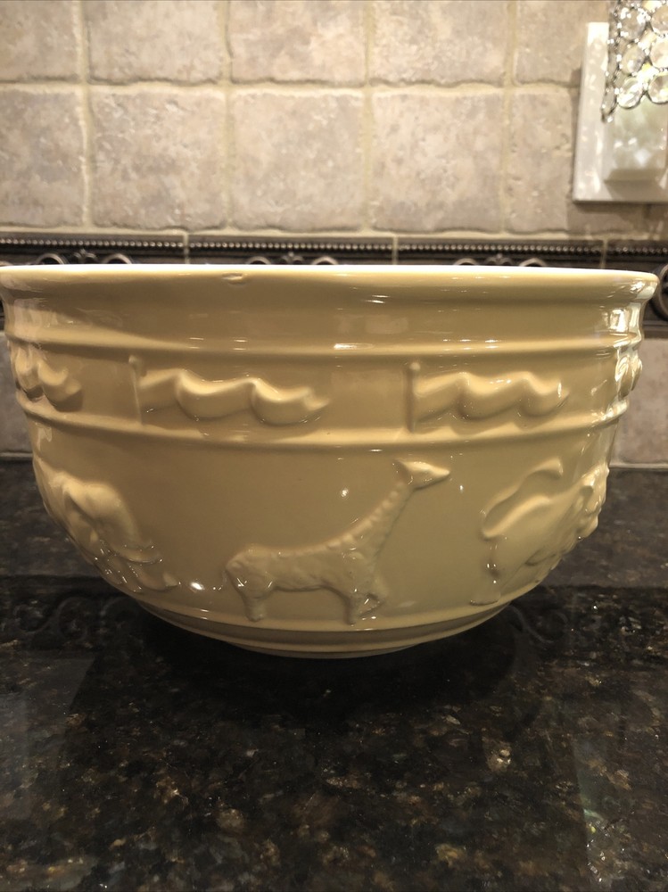 WILLIAMS-SONOMA LIGHT YELLOW LARGE NESTING MIXING BOWL CIRCUS ANIMAL THEME