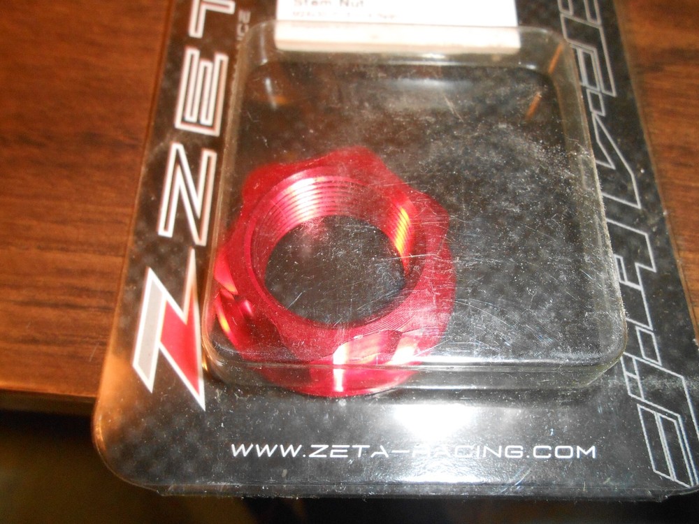 Zeta Stem Nut/Red/ZE58-2153