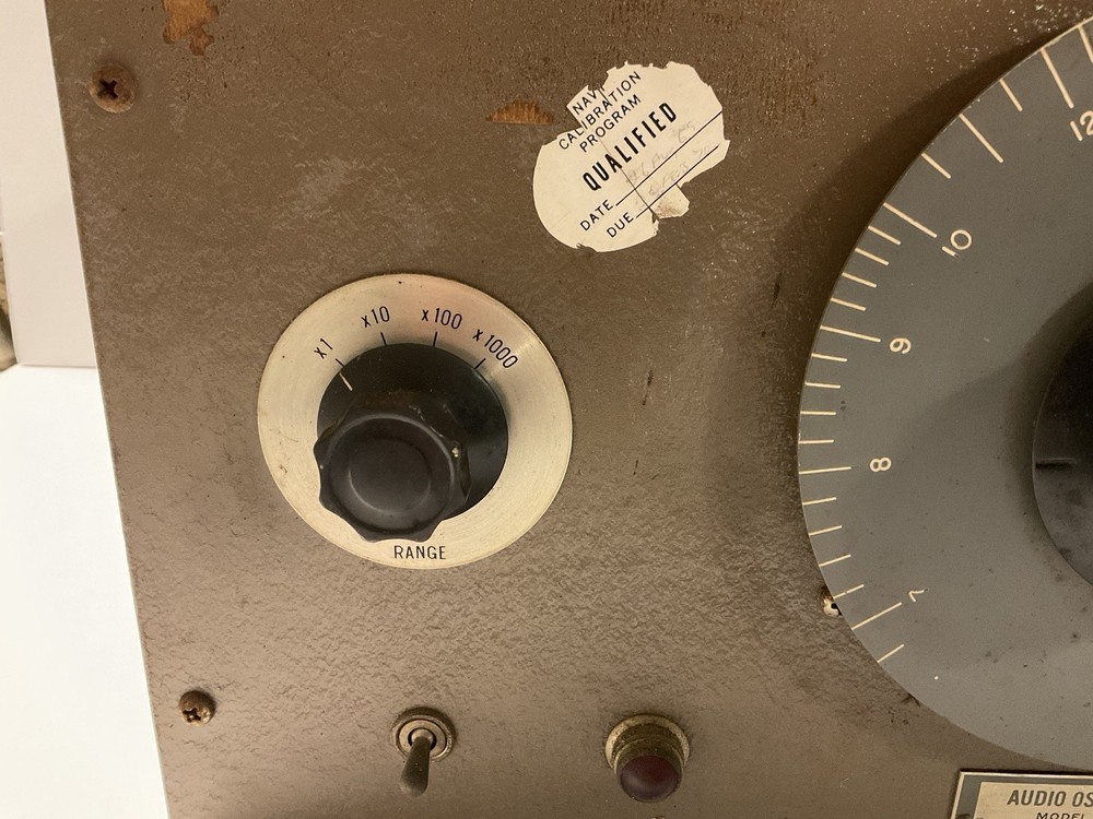 US Navy Military HP Audio Oscillator Model 200D Hewlett-Packard Powers On