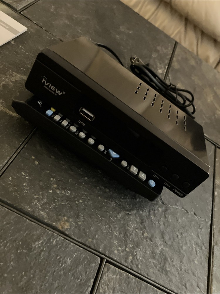 iView 3300STB Digital Converter Box with remote TESTED