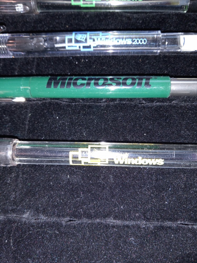 12 Windows, Dell , Microsoft And Other Collectable Computer Pens