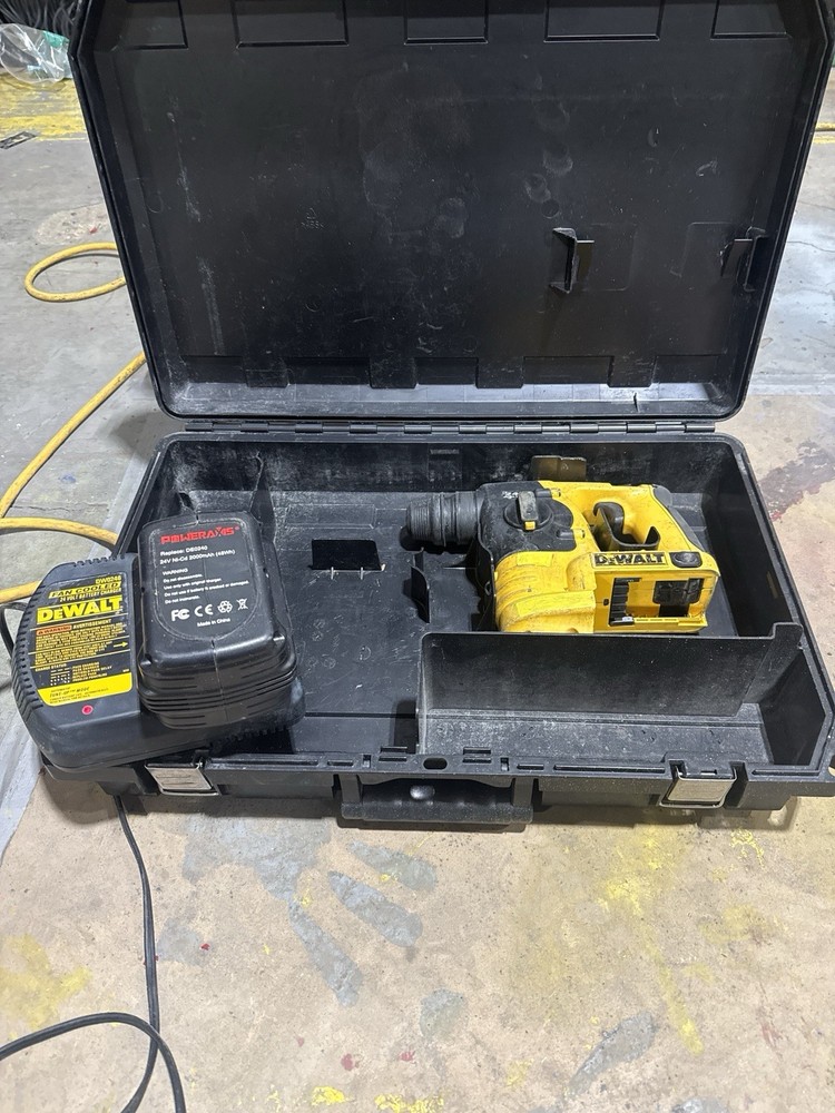 DEWALT DC223 24V SDS Hammer Drill with Case &Battery- FULLY TESTED
