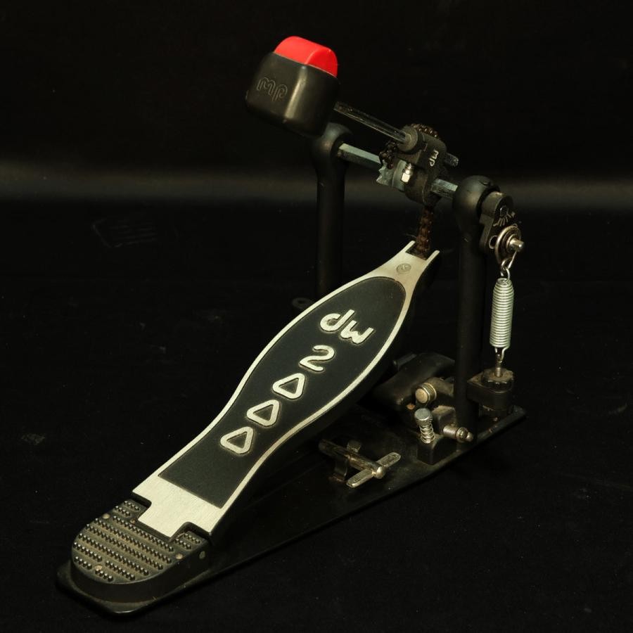 DW DW2000 Single Bass Drum Pedal Chain Drive Smooth Action