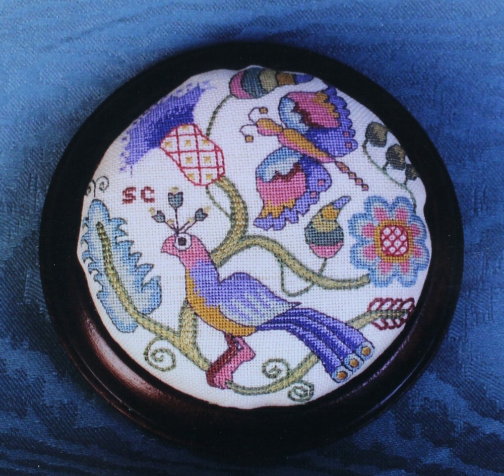 English Pynpillow - by Nostalgic Needle