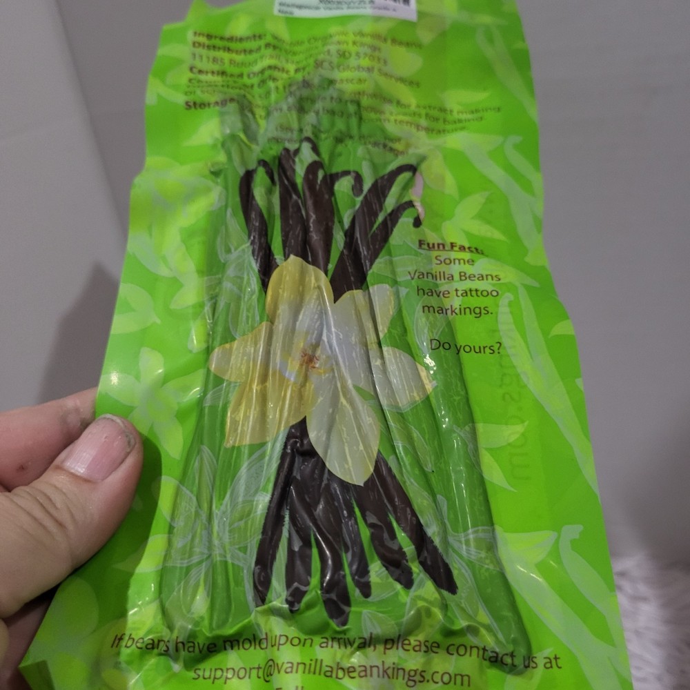 25 Madagascar Bourbon Vanilla Beans Grade A, Whole Beans for Baking & Extract