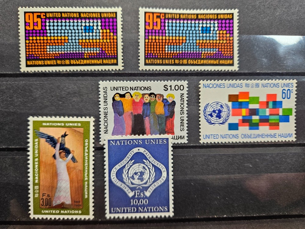 United Nations Stamp Selection,  MH VF CV$6.00 (407A)