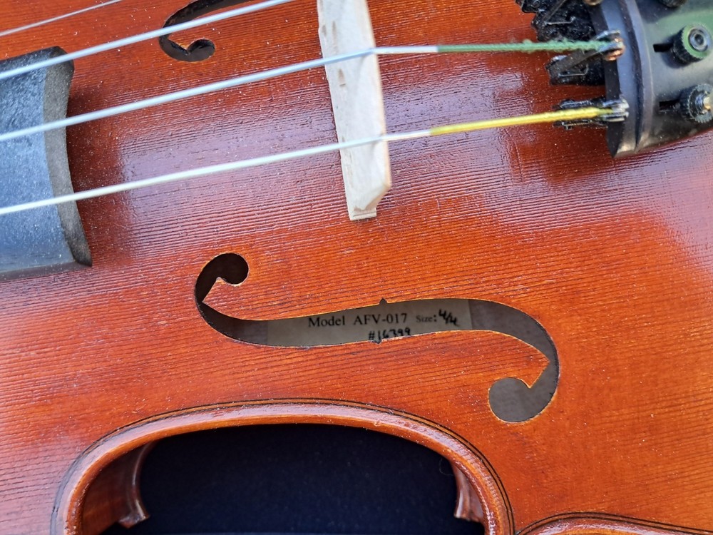 Amati Fine Instruments Violin Model AFV-017 4/4