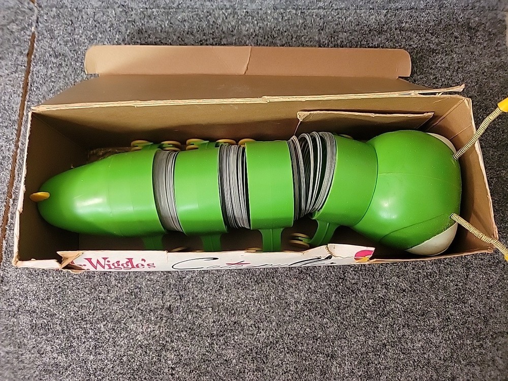MR. WIGGLES CALA-PULLER SLINKY PULL TOY BOXED BY WILKENING In Box