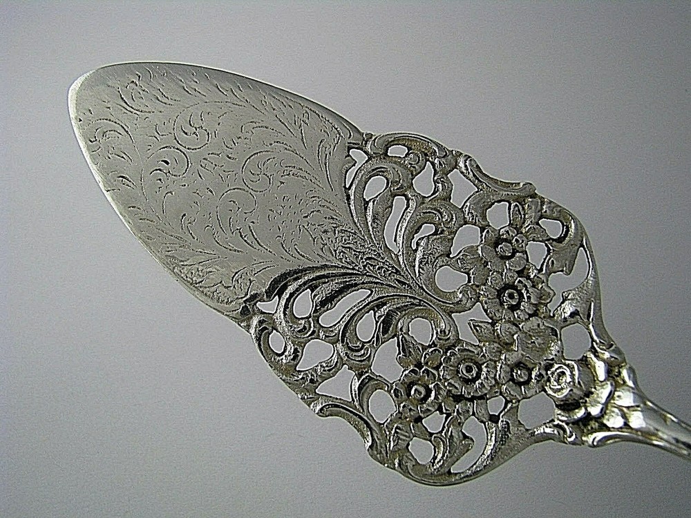 SILVER PIE SERVER CAKE SERVER 800 Silver Floral Pattern Hazorfim Israel ca1960s