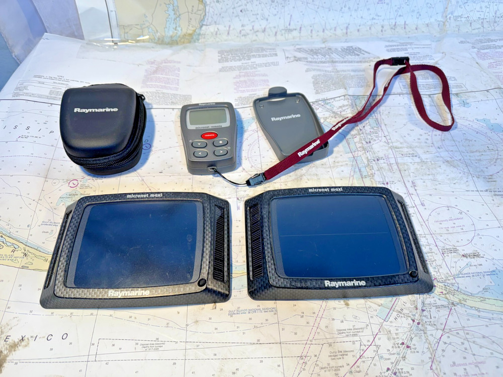Raymarine Wireless Multi Dual Maxi Display's (+Wind,+Speed,+Depth + Controller)