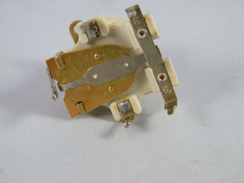 NEW DUKANE PROJECTOR RELAY PART # 596-137