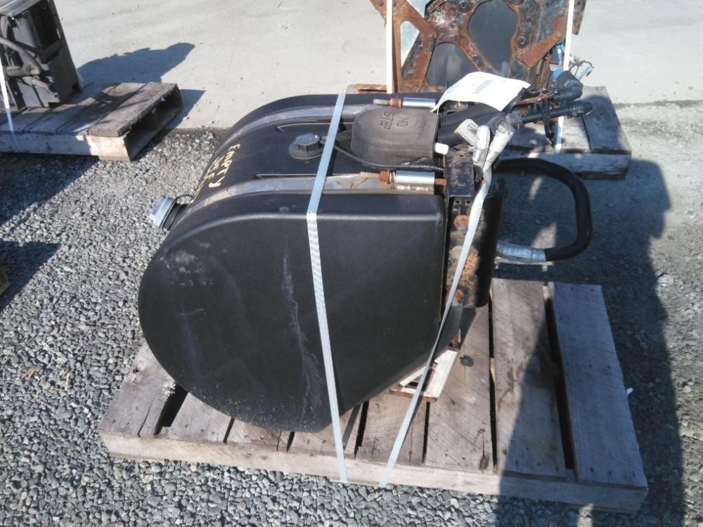 Replaces 2014 PETERBILT 384 DEF TANK , MD