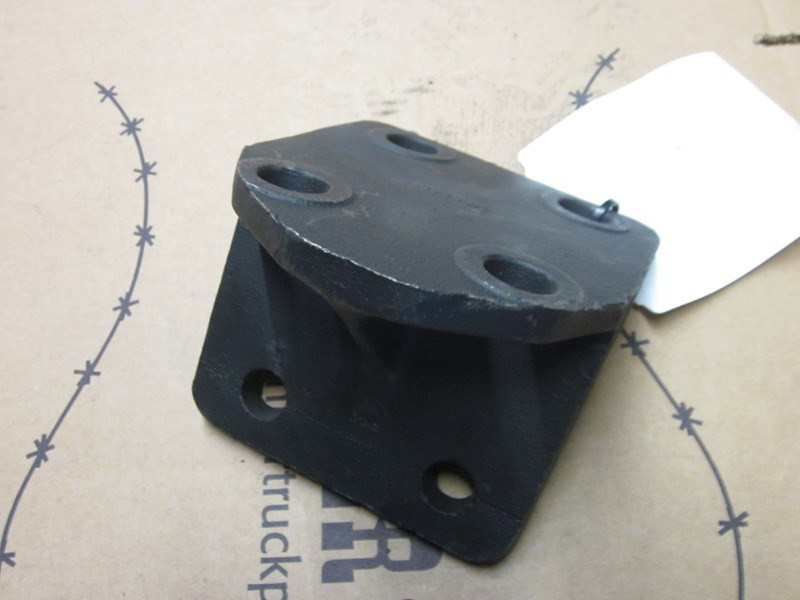 Freightliner Engine Mount 0121343A (548-11322)