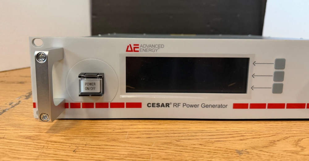 AS IS POWERS ON AE Advanced Energy Cesar RF Power Generator 64000035
