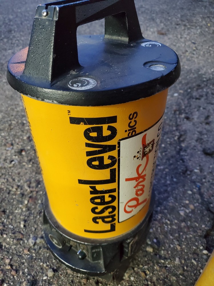 Spectra-Physics 945L Laserplane Transmitter w/ Hard Case Untested As Is